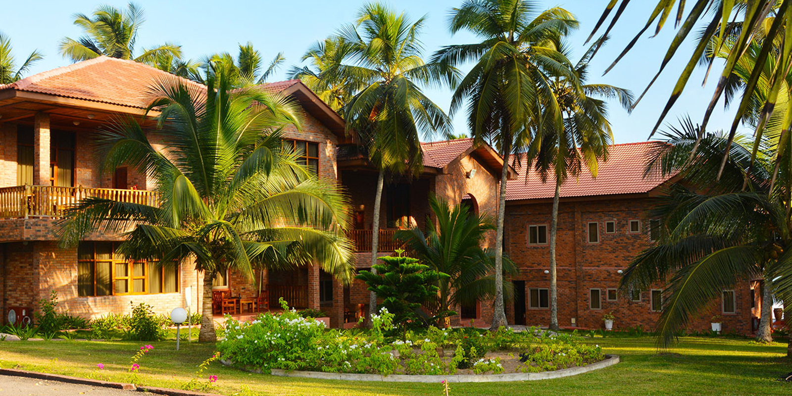 Coconut Grove Beach Resort