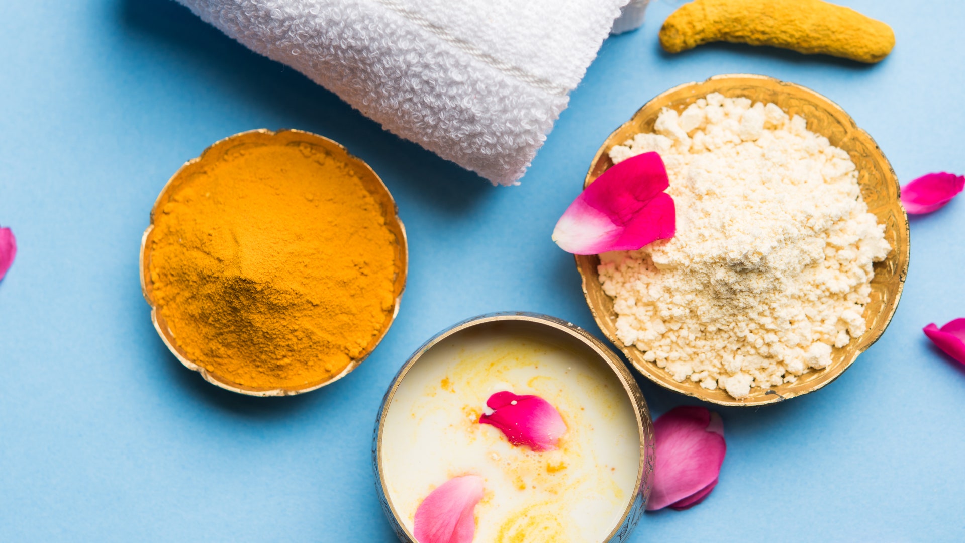 Turmeric, oatmeal face mask